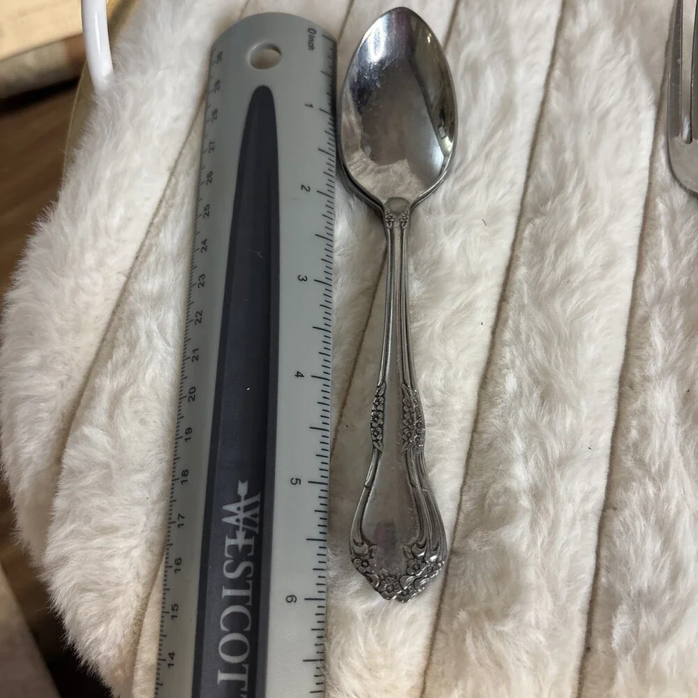 Wm. A. Rogers Oneida MANSFIELD Deluxe Stainless Flatware 5 PCs 4 Spoons 1 Fork